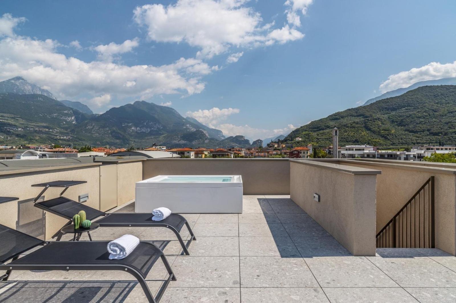 Essence - Charming Suites Riva del Garda Zimmer foto