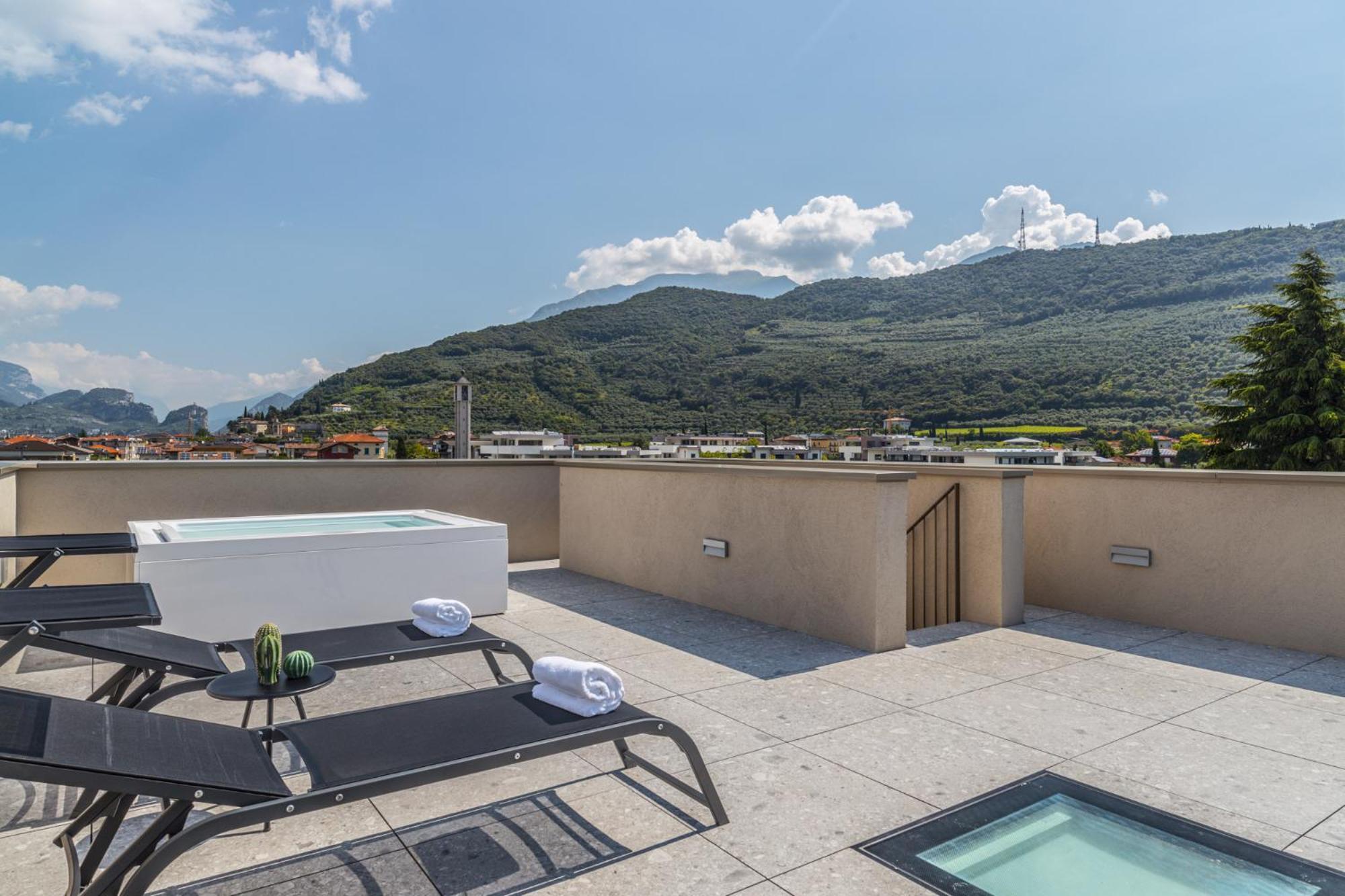 Essence - Charming Suites Riva del Garda Zimmer foto