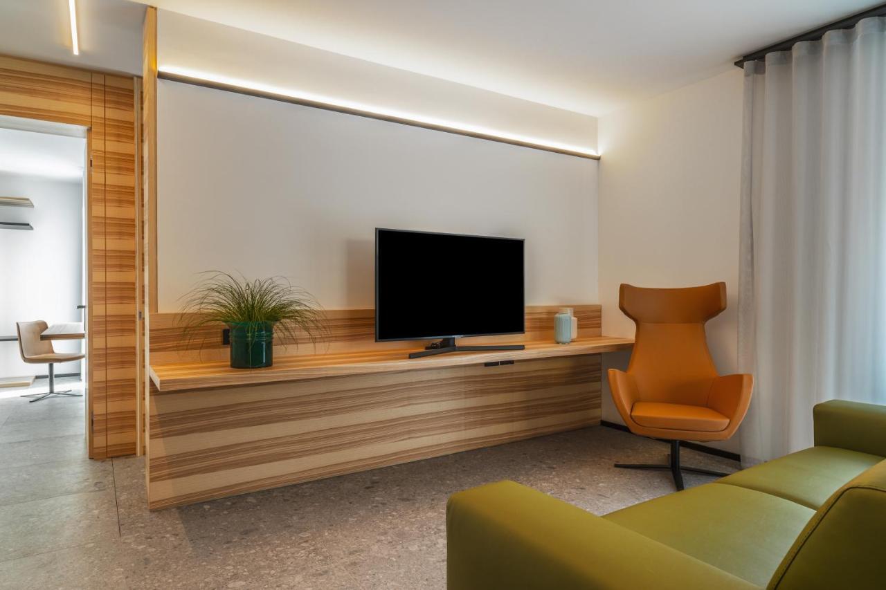 Essence - Charming Suites Riva del Garda Exterior foto